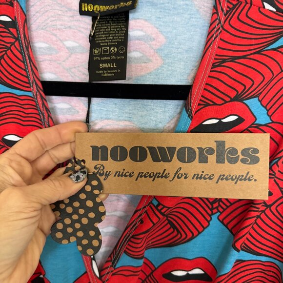 Nooworks  "Mouths" Sonny Suit Size Small - Picture 6 of 7